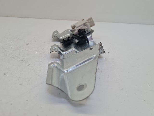 bontott VW BORA Csomagtérajtó Zárbetét