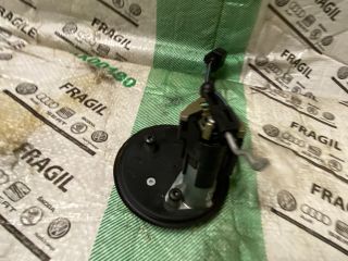 bontott VW BORA Csomagtérajtó Zárbetét