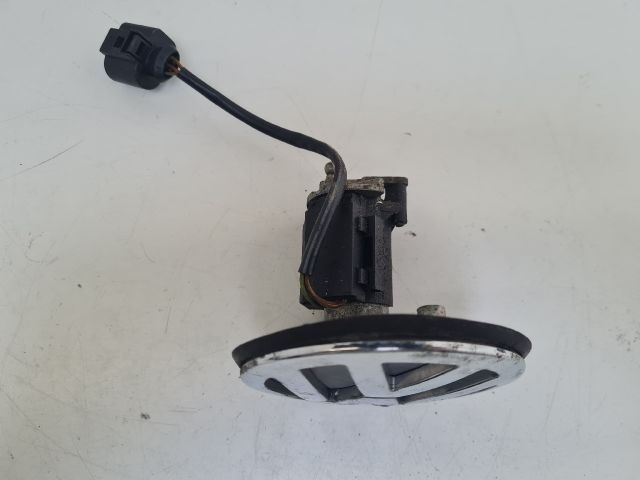 bontott VW BORA Csomagtérajtó Zárbetét