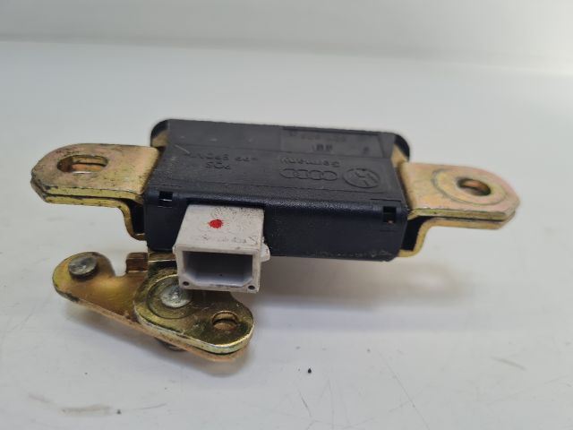 bontott VW BORA Csomagtérajtó Zárszerkezet