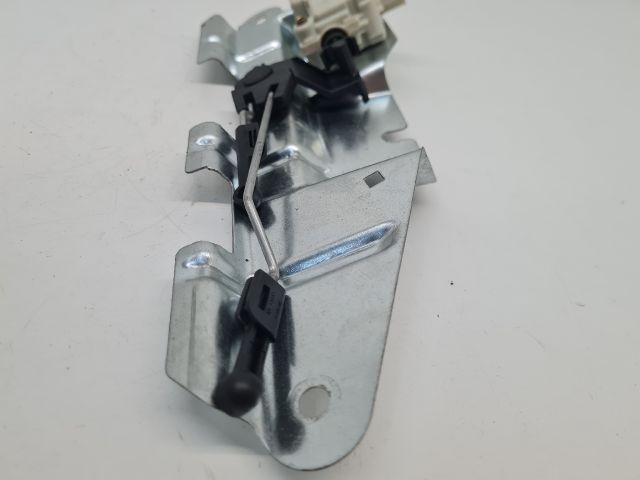 bontott VW BORA Csomagtérajtó Zárszerkezet