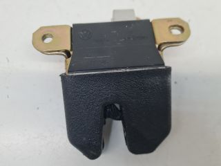 bontott VW BORA Csomagtérajtó Zárszerkezet