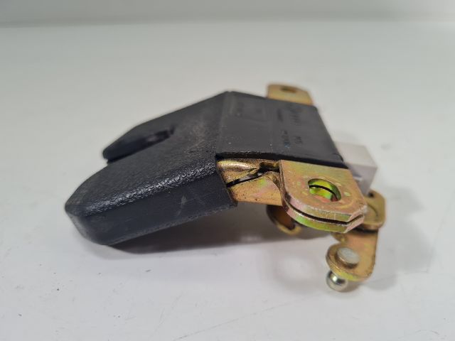 bontott VW BORA Csomagtérajtó Zárszerkezet