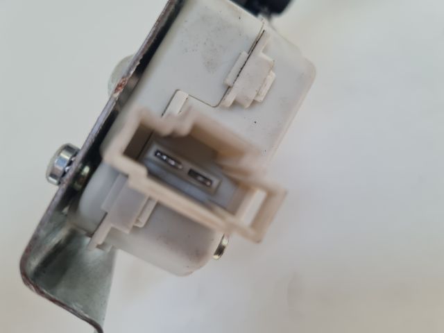 bontott VW BORA Csomagtérajtó Zárszerkezet