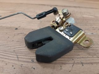 bontott VW BORA Csomagtérajtó Zárszerkezet