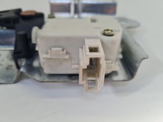 bontott VW BORA Csomagtérajtó Zárszerkezet