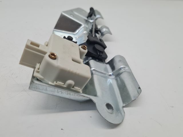 bontott VW BORA Csomagtérajtó Zárszerkezet