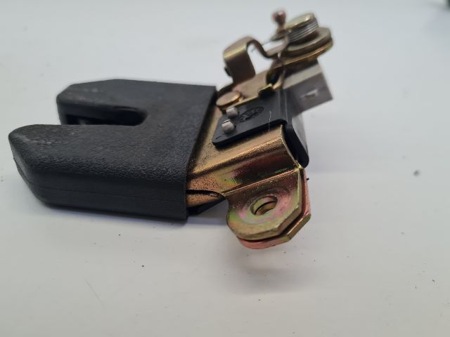 bontott VW BORA Csomagtérajtó Zárszerkezet