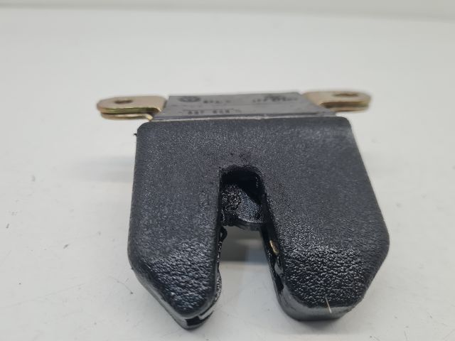 bontott VW BORA Csomagtérajtó Zárszerkezet