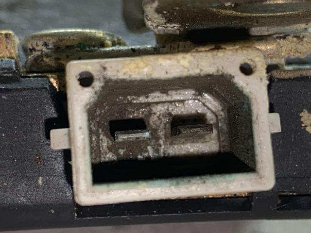 bontott VW BORA Csomagtérajtó Zárszerkezet