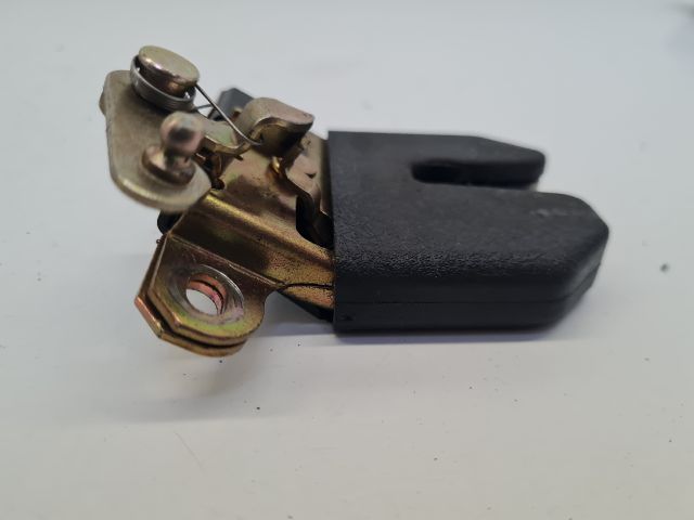 bontott VW BORA Csomagtérajtó Zárszerkezet