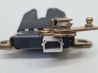 bontott VW BORA Csomagtérajtó Zárszerkezet