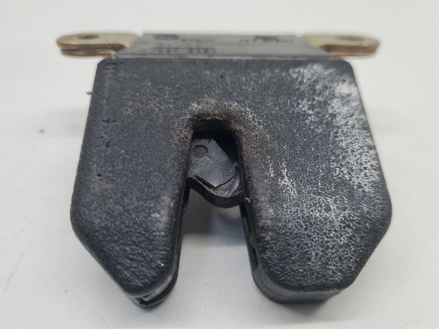 bontott VW BORA Csomagtérajtó Zárszerkezet