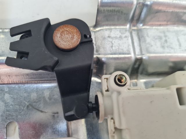 bontott VW BORA Csomagtérajtó Zárszerkezet