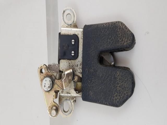 bontott VW BORA Csomagtérajtó Zárszerkezet