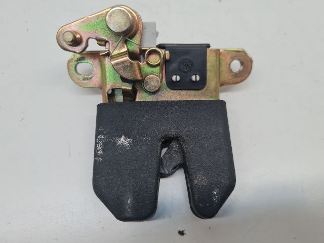 bontott VW BORA Csomagtérajtó Zárszerkezet