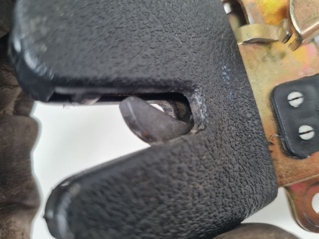 bontott VW BORA Csomagtérajtó Zárszerkezet