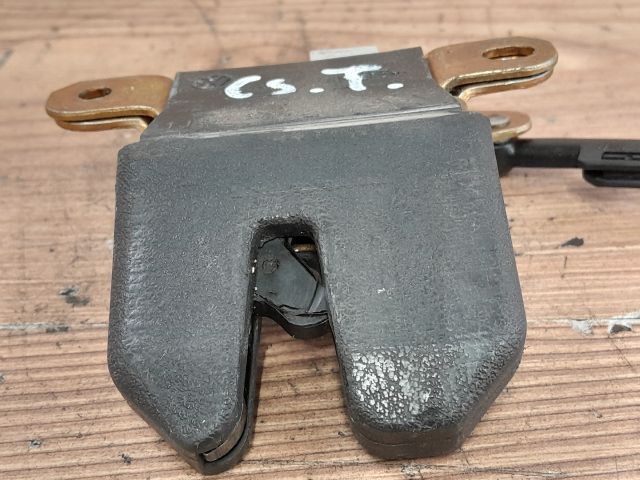 bontott VW BORA Csomagtérajtó Zárszerkezet