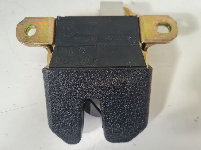 bontott VW BORA Csomagtérajtó Zárszerkezet