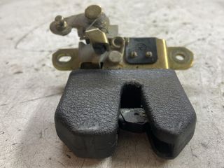 bontott VW BORA Csomagtérajtó Zárszerkezet