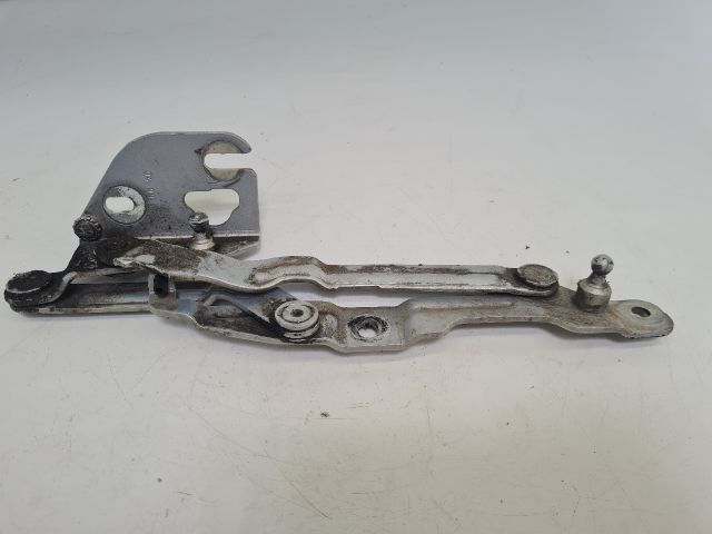 bontott VW BORA Csomagtérajtó Zsanér