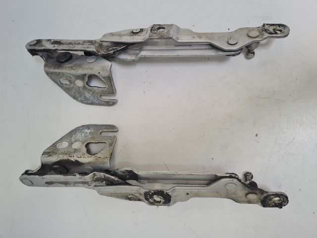 bontott VW BORA Csomagtérajtó Zsanér