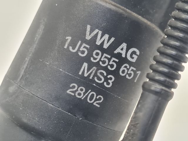 bontott VW BORA Első Ablakmosó Szivattyú