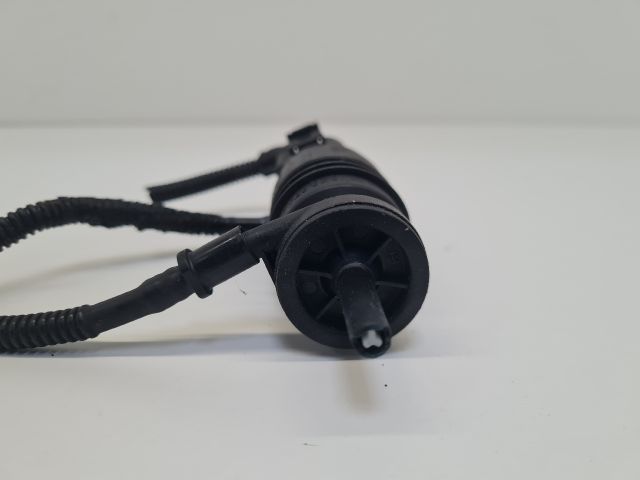 bontott VW BORA Első Ablakmosó Szivattyú