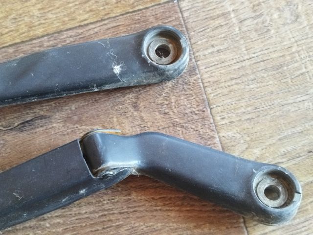 bontott VW BORA Első Ablaktörlő Kar