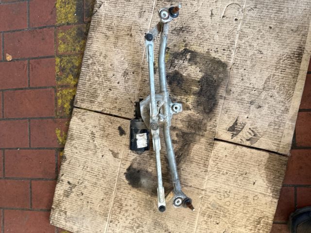 bontott VW BORA Első Ablaktörlő Szerkezet Motorral