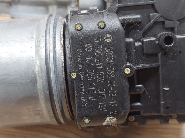 bontott VW BORA Első Ablaktörlő Szerkezet Motorral
