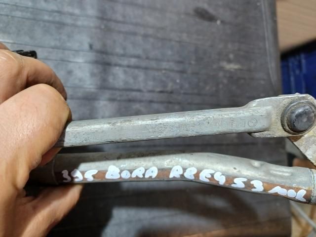 bontott VW BORA Első Ablaktörlő Szerkezet