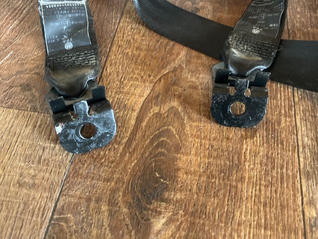 bontott VW BORA Első Biztonsági Öv Pár (Feszítővel)