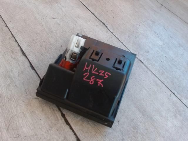 bontott VW BORA Első Hamutartó