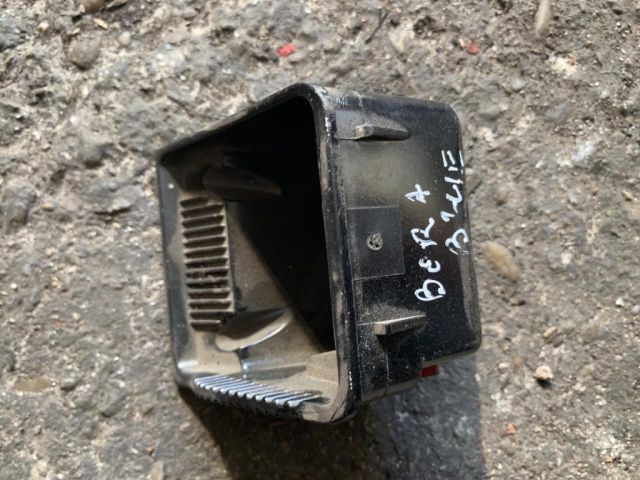 bontott VW BORA Első Hamutartó