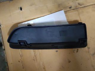 bontott VW BORA Első Lökhárító Jobb Díszrács