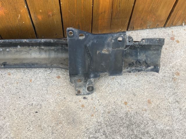 bontott VW BORA Első Lökhárító Merevítő (Fém)