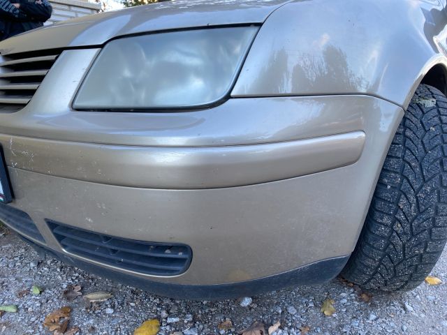 bontott VW BORA Első Lökhárító (Részeivel)