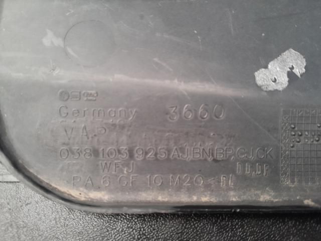 bontott VW BORA Felső Hűtőburkolat