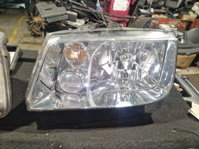 bontott VW BORA Fényszóró Pár