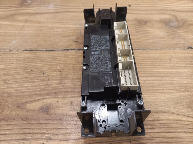 bontott VW BORA Fűtéskapcsoló (digit klímás)