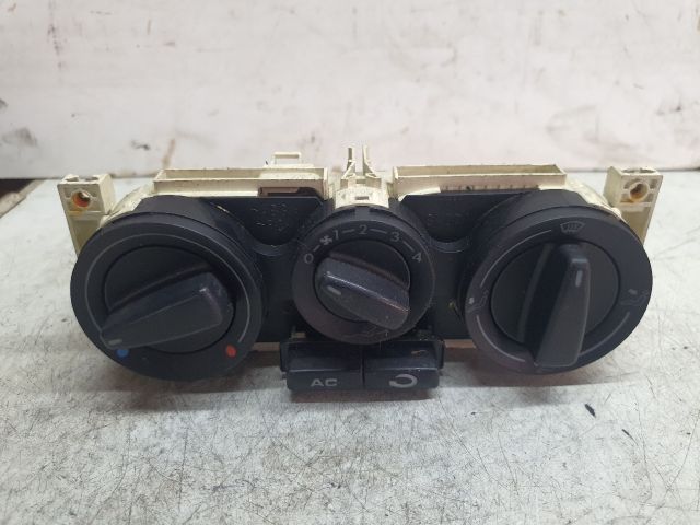 bontott VW BORA Fűtéskapcsoló (manuális klímás)