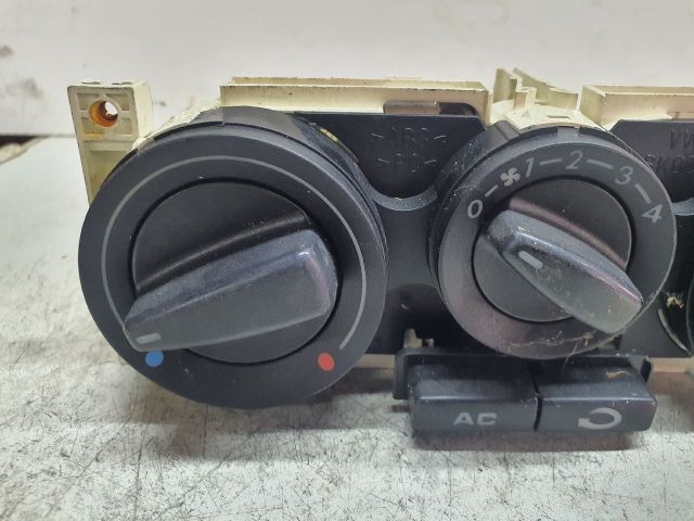 bontott VW BORA Fűtéskapcsoló (manuális klímás)