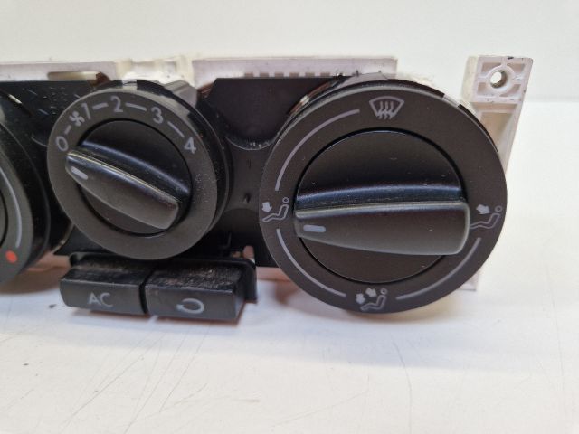 bontott VW BORA Fűtéskapcsoló (manuális klímás)