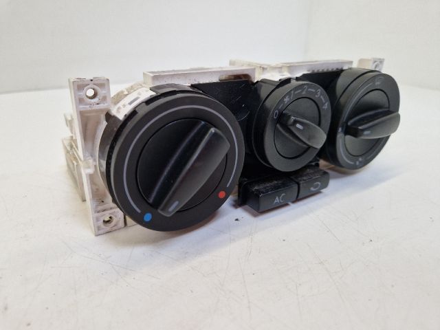 bontott VW BORA Fűtéskapcsoló (manuális klímás)