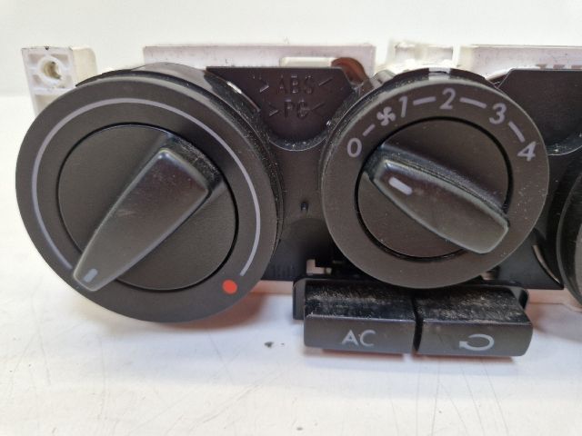 bontott VW BORA Fűtéskapcsoló (manuális klímás)