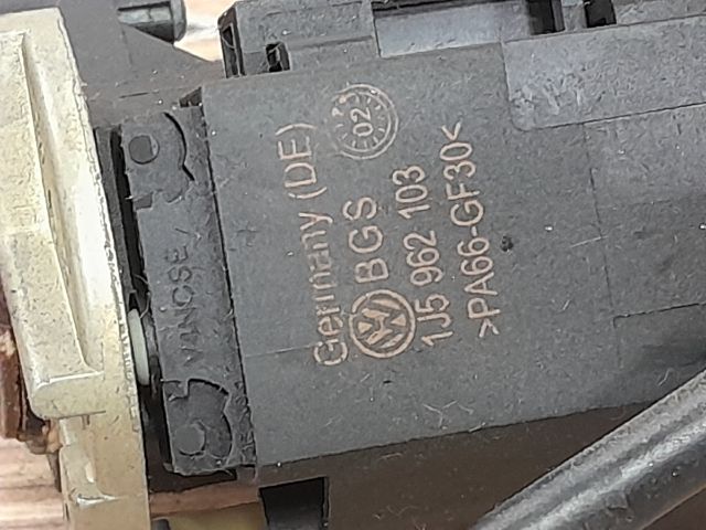 bontott VW BORA Hátsó Embléma