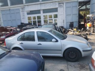 bontott VW BORA Hátsó Lökhárító (Részeivel)