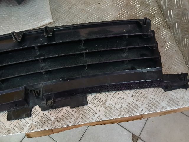 bontott VW BORA Hűtőrács