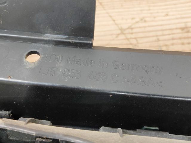 bontott VW BORA Hűtőrács